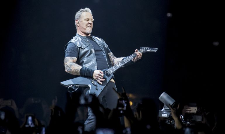 James Hetfield durante el concierto de Metallica en el Palau Sant Jordi James Hetfield durante el concierto de Metallica en el Palau Sant Jordi