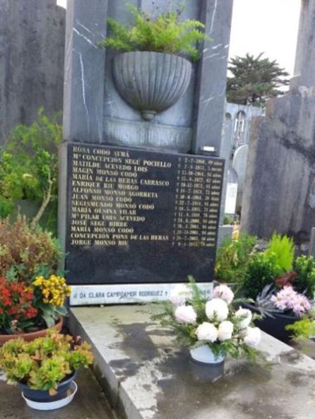 Imagen de la tumba de Clara Campoamor en Donosti Imagen de la tumba de Clara Campoamor en Donosti
