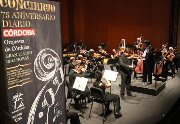 El violinista Carlos Martínez junto a la Orquesta de Córdoba El violinista Carlos Martínez junto a la Orquesta de Córdoba