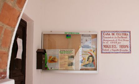 Fachada de la casa de la cultura de Saleres Fachada de la casa de la cultura de Saleres