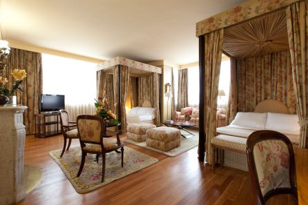Carrusel y el Hotel Santos Saray te llevan a Granada con la app de la jornada 37 Carrusel y el Hotel Santos Saray te llevan a Granada con la app de la jornada 37