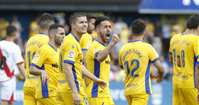 El Alcorcón aplaza el ascenso del Rayo El Alcorcón aplaza el ascenso del Rayo