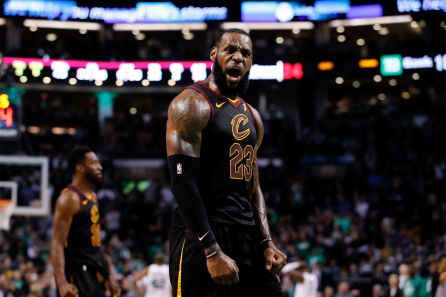 Lebron celebra en el séptimo partido contra Boston Lebron celebra en el séptimo partido contra Boston