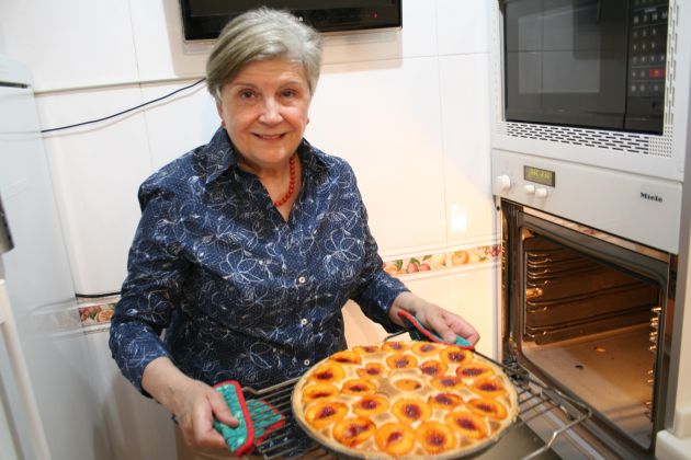 Y como buena cocinera, tenía algo en el horno... Y como buena cocinera, tenía algo en el horno...