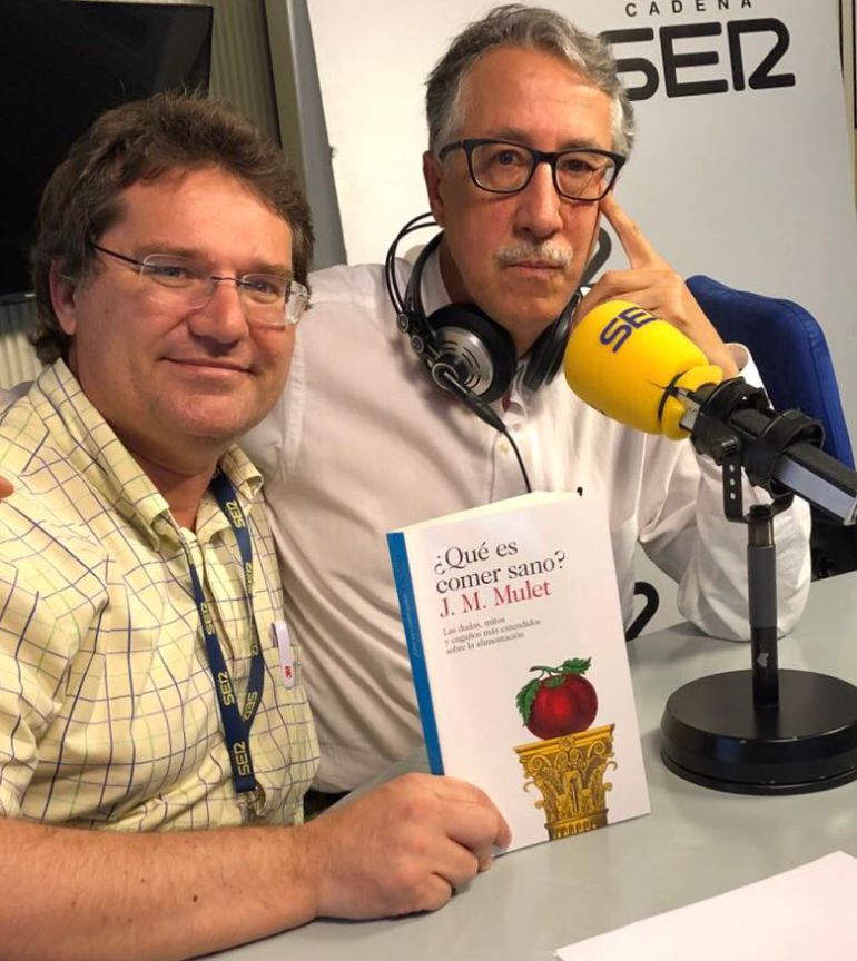 “¿8 vasos de agua al día? Los que te pida el cuerpo” “¿8 vasos de agua al día? Los que te pida el cuerpo”