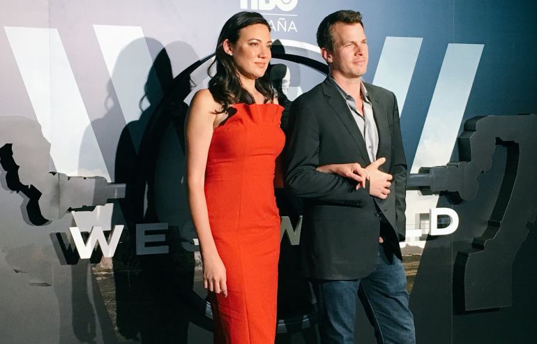 Lisa Joy (Izq,) y Jonathan Nolan (der.) en el evento de Westworld organizado este jueves en Madrid. Lisa Joy (Izq,) y Jonathan Nolan (der.) en el evento de Westworld organizado este jueves en Madrid.