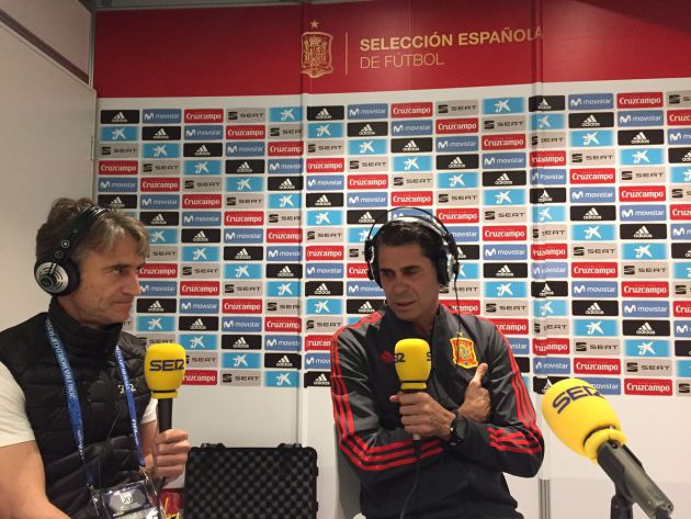 Fernando Hierro, con Javier Herráez, durante la entrevista en El Larguero Fernando Hierro, con Javier Herráez, durante la entrevista en El Larguero