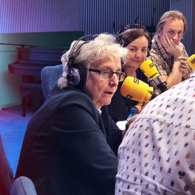 Soledad Gallego-Díaz en los estudios de la Cadena SER. Soledad Gallego-Díaz en los estudios de la Cadena SER.