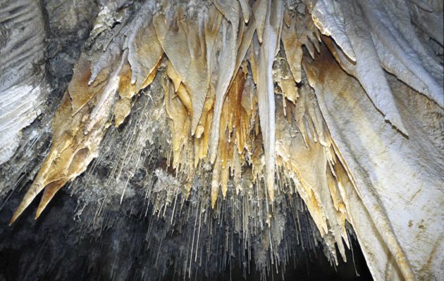 El Soplao, situado en la sierra de Arnero (Cantabria), es uno de los grandes espectáculos geológicos de España con 20 kilómetros de profundidad El Soplao, situado en la sierra de Arnero (Cantabria), es uno de los grandes espectáculos geológicos de España con 20 kilómetros de profundidad