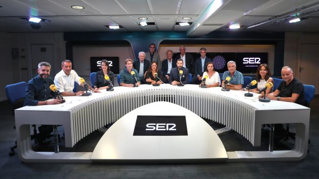 Mara Torres, presentadora de 'El Faro', junto al resto de la Cadena SER, el día de la presentación. Mara Torres, presentadora de 'El Faro', junto al resto de la Cadena SER, el día de la presentación.