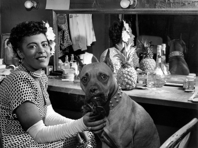 Billie Holiday junto a su perro en 1940 Billie Holiday junto a su perro en 1940