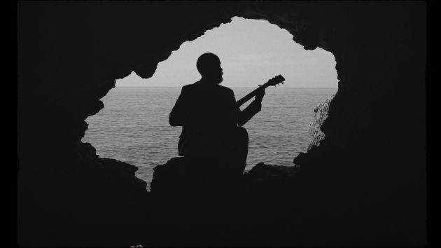 Frame del videoclip "Tú siempre ganas" Frame del videoclip "Tú siempre ganas"