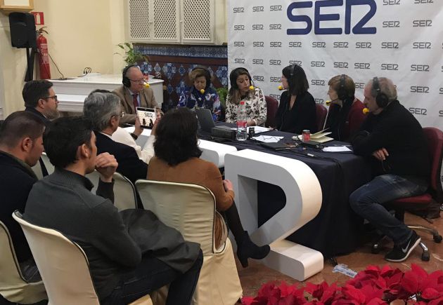 Susana Díaz, en el especial de 'Hora 25' desde el patio de Radio Sevilla Susana Díaz, en el especial de 'Hora 25' desde el patio de Radio Sevilla