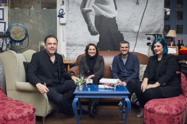 De izquierda a derecha, Paco Ramos, VP de Series Originales Internacionales, Pilar Blasco, CEO de Endemol Shine Iberia y Productora Ejecutiva de Memorias de Idhún, Carlos Montero, autor de El desorden que dejas, y Elísabet Benavent, autora de la saga Valeria, en un encuentro en la Librería Ocho y Medio De izquierda a derecha, Paco Ramos, VP de Series Originales Internacionales, Pilar Blasco, CEO de Endemol Shine Iberia y Productora Ejecutiva de Memorias de Idhún, Carlos Montero, autor de El desorden que dejas, y Elísabet Benavent, autora de la saga Valeria, en un encuentro en la Librería Ocho y Medio