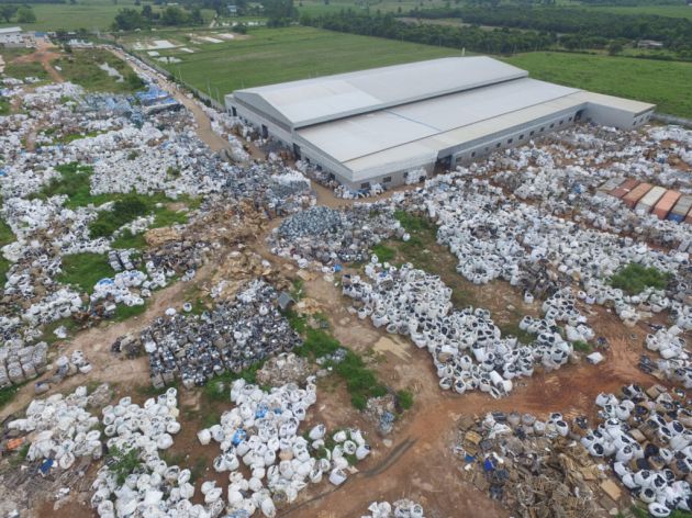 Drone shot of Wai Mei Dat grounds, sprawl- ing with imported WEEE in Super Sacks. Thailand Portal. May 22, 2018 Drone shot of Wai Mei Dat grounds, sprawl- ing with imported WEEE in Super Sacks. Thailand Portal. May 22, 2018