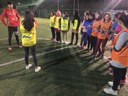 Batu, la refugiada pakistaní que sueña con ser entrenadora de fútbol Batu, la refugiada pakistaní que sueña con ser entrenadora de fútbol