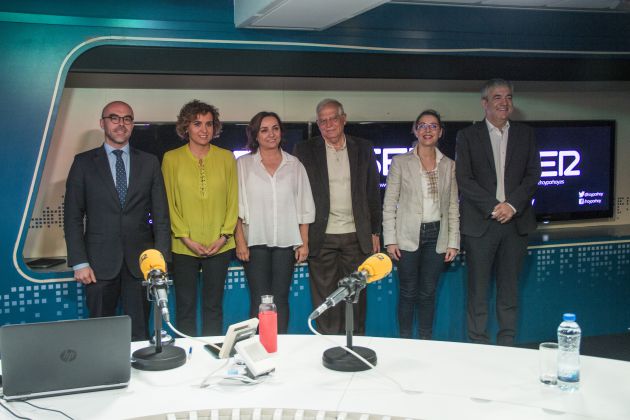 Los cinco candidatos junto a Pepa Bueno Los cinco candidatos junto a Pepa Bueno