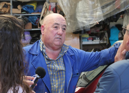 Manolo nació y vivió toda su vida en Sargentes. Llegó a ser jefe de la torre del yacimiento de Ayoluengo Manolo nació y vivió toda su vida en Sargentes. Llegó a ser jefe de la torre del yacimiento de Ayoluengo