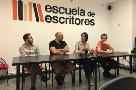 De izquierda a derecha: Fernando Navarro, Javier Ajenjo, Benjamín Prado y el subdirector de Escuela de Escritores, Germán Solís. Durante el acto de Sonorama y Escuela de Escritores De izquierda a derecha: Fernando Navarro, Javier Ajenjo, Benjamín Prado y el subdirector de Escuela de Escritores, Germán Solís. Durante el acto de Sonorama y Escuela de Escritores