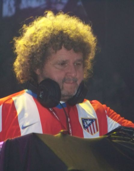 El periodista musical Julio Ruiz pincha en una de las ediciones del FIB El periodista musical Julio Ruiz pincha en una de las ediciones del FIB