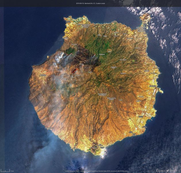 Imagen de la isla de Gran Canaria donde se puede observar las dimensiones del incendio forestal. Imagen de la isla de Gran Canaria donde se puede observar las dimensiones del incendio forestal.