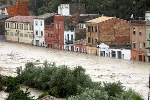 Desbordamiento del río Clariano a su paso por Ontinyent. Desbordamiento del río Clariano a su paso por Ontinyent.