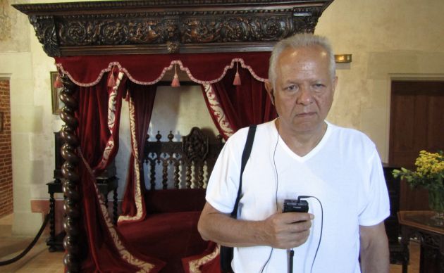 Carlos en casa de Leonardo, donde se recuperaron sus escritos y dibujos de anatomía Carlos en casa de Leonardo, donde se recuperaron sus escritos y dibujos de anatomía