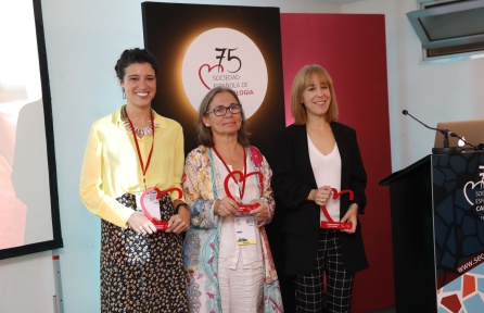 Laura Marcos recibe el IV Premio Periodístico concedido por varias asociaciones de cardiología en España. Laura Marcos recibe el IV Premio Periodístico concedido por varias asociaciones de cardiología en España.