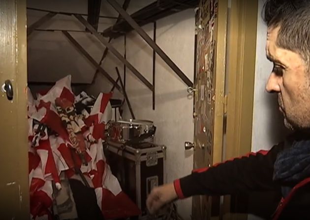 Captura de reportaje de Deportes Cuatro, en el que muestran el cuarto que estaba adjudicado a Bukaneros Captura de reportaje de Deportes Cuatro, en el que muestran el cuarto que estaba adjudicado a Bukaneros
