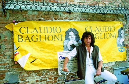 El polifacético cantante italiano, Claudio Baglioni. El polifacético cantante italiano, Claudio Baglioni.