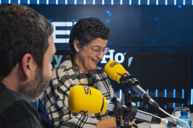 La ministra González Laya, en un momento de la entrevista en 'Hoy por hoy'. La ministra González Laya, en un momento de la entrevista en 'Hoy por hoy'.
