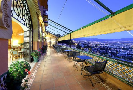 Terraza del Hotel Alhambra Palace Terraza del Hotel Alhambra Palace