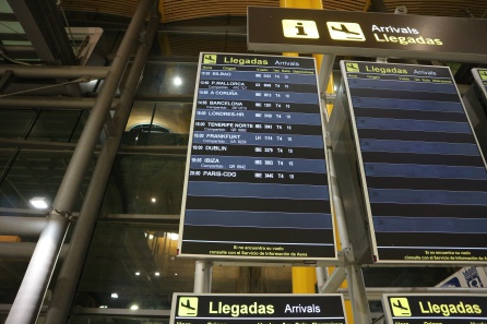 En el aeropuerto de Adolfo Suárez-Madrid Barajas, menos de una decena de vuelos aterrizan estos días en la Terminal 4, la única que continúa abierta En el aeropuerto de Adolfo Suárez-Madrid Barajas, menos de una decena de vuelos aterrizan estos días en la Terminal 4, la única que continúa abierta