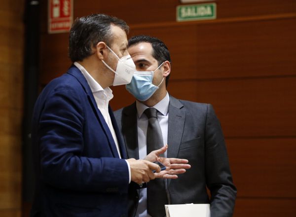 El vicepresidente regional, Ignacio Aguado y Alberto Reyero, consejero de Políticas Sociales, durante la sesión de control al ejecutivo regional en la Asamblea de Madrid este jueves, en Madrid (España), a 14 de mayo de 2020. 14 MAYO 2020 ASAMBLEA DE MADRID;CORONAVIRUS;PANDEMIA;COVID-19;ESTADO DE ALARMA Pool 14/05/2020