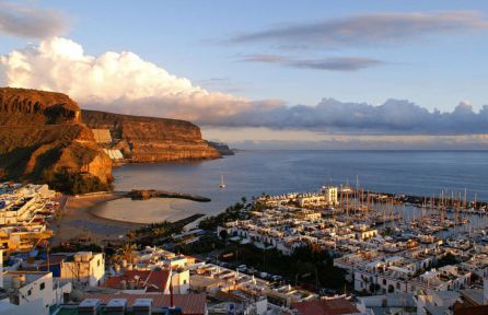 Vista aérea de uno de los puertos náuticos de Mogán (Gran Canaria) Vista aérea de uno de los puertos náuticos de Mogán (Gran Canaria)