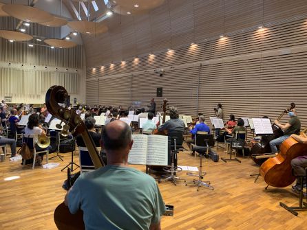 Ensayo de la orquesta del Teatro Real en la sala Manuel de Falla con el director musical Nicola Luisotti al mando. Ensayo de la orquesta del Teatro Real en la sala Manuel de Falla con el director musical Nicola Luisotti al mando.
