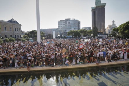 Agrupaciones multitudinarias como la del 16 de agosto son un peligro para la expansión del virus Agrupaciones multitudinarias como la del 16 de agosto son un peligro para la expansión del virus