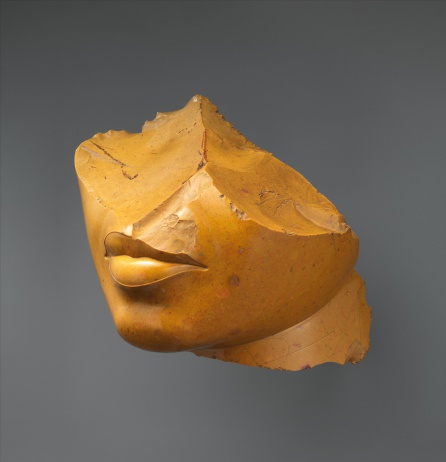 Fragmento de cabeza de una reina: La piedra que evoca toda la belleza del más enigmático Egipto de los faraones Fragmento de cabeza de una reina: La piedra que evoca toda la belleza del más enigmático Egipto de los faraones