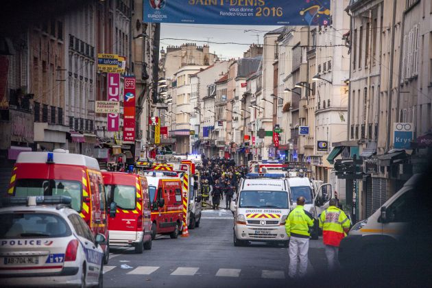 Muchos de los presentes en Bataclán se hicieron pasar por muertos para sobrevivir y otros lograron huir por las ventanas y por las puertas de emergencia Muchos de los presentes en Bataclán se hicieron pasar por muertos para sobrevivir y otros lograron huir por las ventanas y por las puertas de emergencia