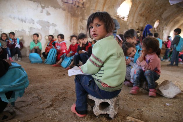 Un grupo de niños en una escuela improvisada en Daraa, Siria, el 13 de noviembre de 2016 Un grupo de niños en una escuela improvisada en Daraa, Siria, el 13 de noviembre de 2016