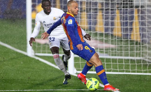 La polémica acción entre Mendy y Braithwaite. La polémica acción entre Mendy y Braithwaite.