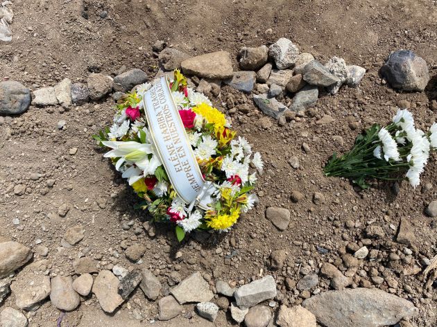 Tumba de Eléne en la zona musulmana del cementerio de San Lazaro , en Las Palmas de Gran Canaria , donde hay decenas de nichos de otras víctimas de naufragios de migrantes Tumba de Eléne en la zona musulmana del cementerio de San Lazaro , en Las Palmas de Gran Canaria , donde hay decenas de nichos de otras víctimas de naufragios de migrantes