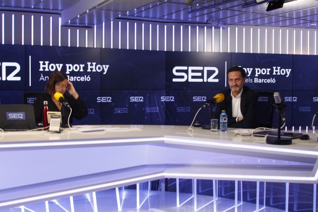 Edmundo Bal, justo antes de comenzar la entrevista en 'Hoy por Hoy' Edmundo Bal, justo antes de comenzar la entrevista en 'Hoy por Hoy'