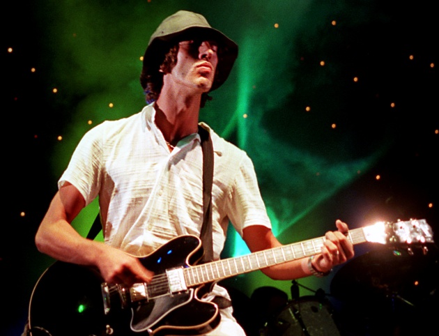 The Verve durante una actuación en 1996 The Verve durante una actuación en 1996