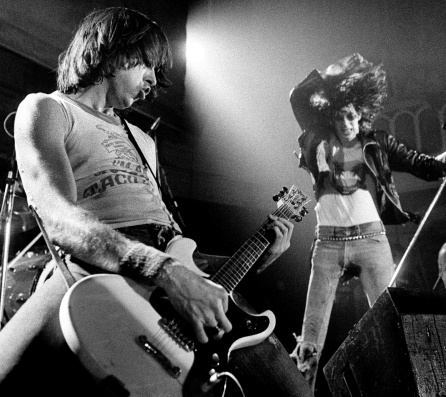 Ramones en uno de sus primeros conciertos Ramones en uno de sus primeros conciertos