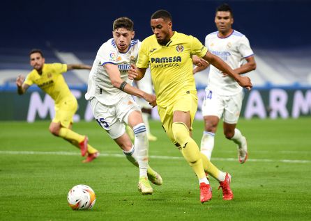 Valverde y Danjuma durante el Real Madrid - Villarreal Valverde y Danjuma durante el Real Madrid - Villarreal