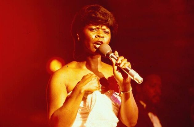 Irma Thomas durante un concierto en los 70 Irma Thomas durante un concierto en los 70