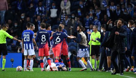Tangana entre los jugadores del Atético y el Oporto. Tangana entre los jugadores del Atético y el Oporto.