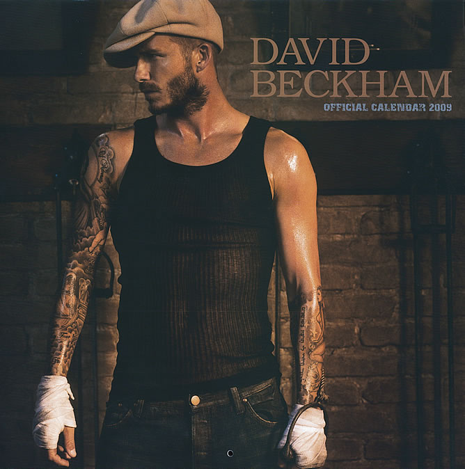 La marca David Beckham vestirá de rojinegro. En la imagen, la portada del calendario 2008 de la empresa Danilo Productions. La marca David Beckham vestirá de rojinegro. En la imagen, la portada del calendario 2008 de la empresa Danilo Productions.
