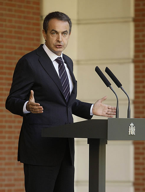 El presidente del Gobierno, en un momento de su comparecencia ante los medios de comunicación. El presidente del Gobierno, en un momento de su comparecencia ante los medios de comunicación.